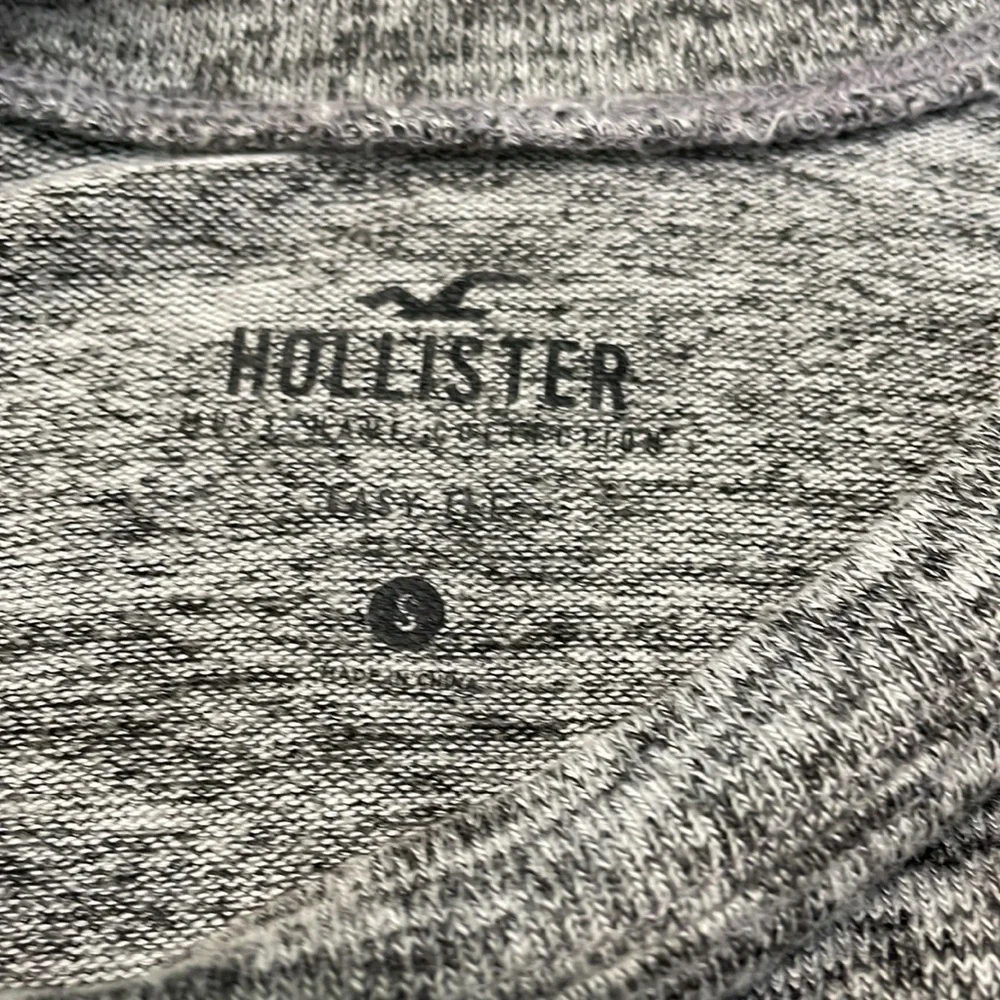 GRAY Hollister Long Sleeved Top - Size Small - Picture 3 of 5